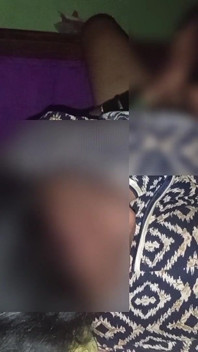 Mi esposa india ni siquiera me deja ir a la cama Estoy lamiendo el coño de una sexy esposa india