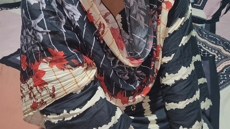 Akhi moni: L'ho portata dall'aperto alla stanza e l'ho scopata.