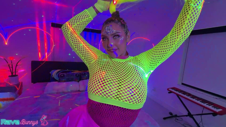 Rave Bunnys: Vivian Taylor Takes Brian Omally's Massive Cock Balls Deep Missionary!