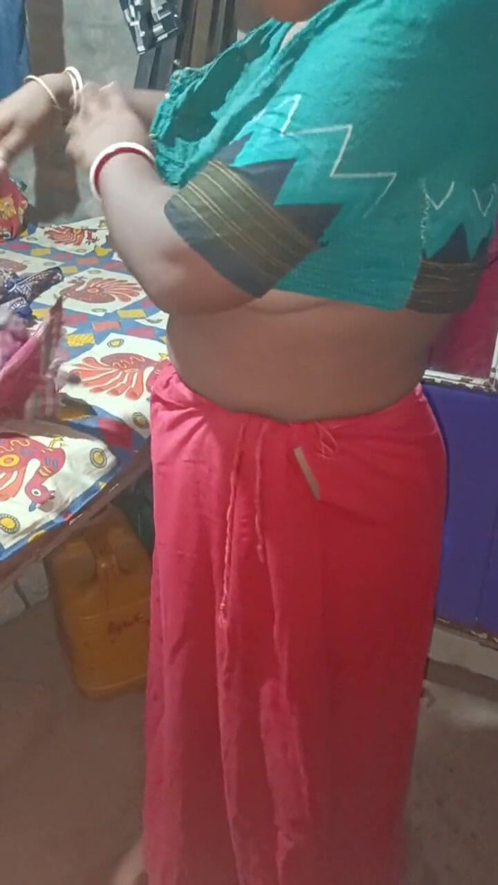 Monika Bhabhi: 시누이의 섹스 비디오를 보고 싶다면 팔로우하세요.