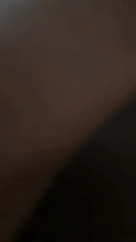 一个男人在孤独中探索自己的欲望。