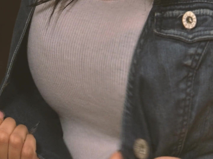 THAGSON: Walić cycki Scena 4: Big-bootied MILF uwielbia uzyskiwanie fucked ciężko i...