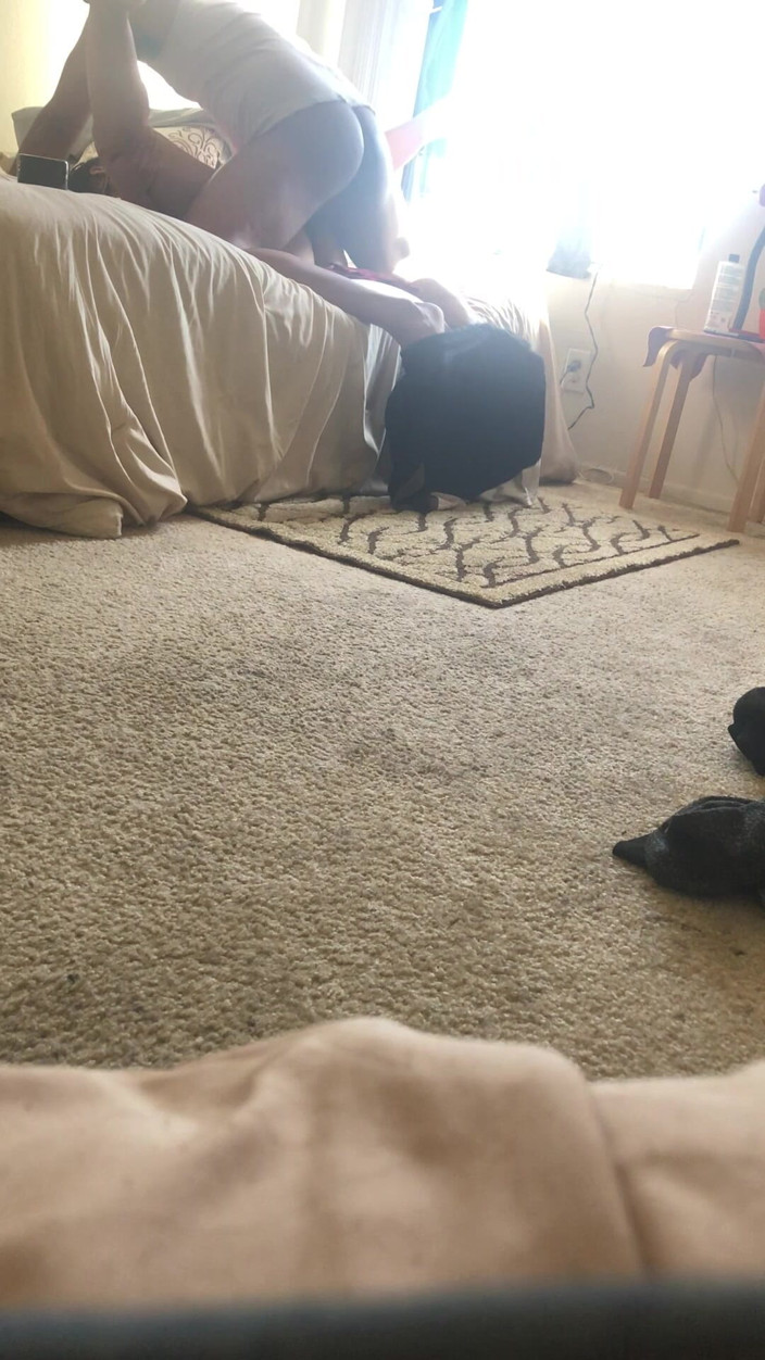 RobbieBobbie: Big Dicking the Pussy