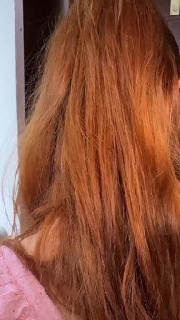 POV-mijn blonde schoonmoeder berijdt mijn pik zo goed terwijl mijn vriendin weg is.