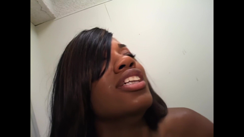 BLOW-ME: Le Donne Africane Mangiano Il Sperma Di Quel Bastardo