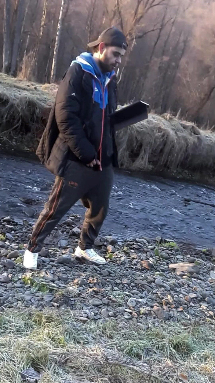 jerkofflover: 冬の自然の中で私を追いかけて