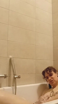 Je fête mes courbes dans le bain