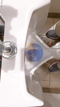 Chcaní na piss na pisoáru - pissing kolekce!