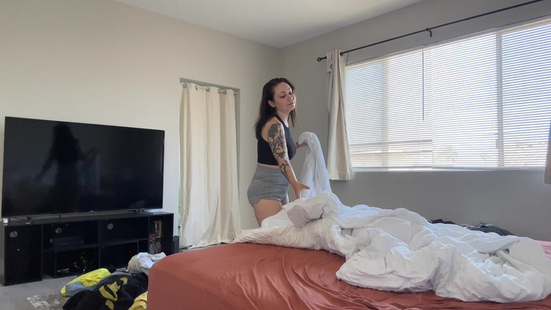 Lenna Lux: 継母がセックスしたがっている