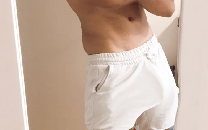 LuNino: Handsome Guy Jerking off