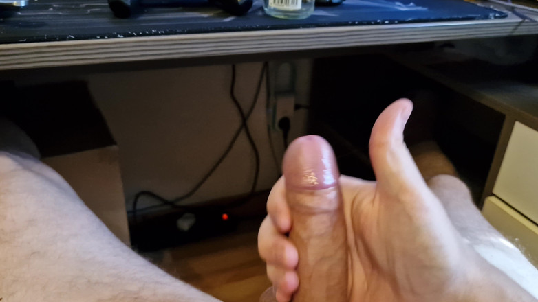 Philzstift: 撸管我未割包皮的鸡巴，玩弄我的包皮和 precum