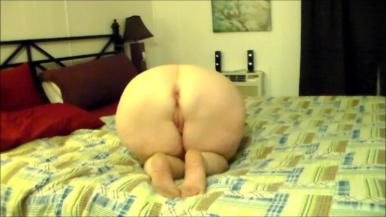 Assbody: お前の大きなお尻の中に、おばあちゃん