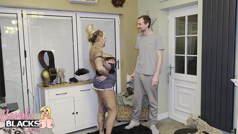 Creampie cum whores: Büyük yarak bir hayranını sikiyor bambiblacks