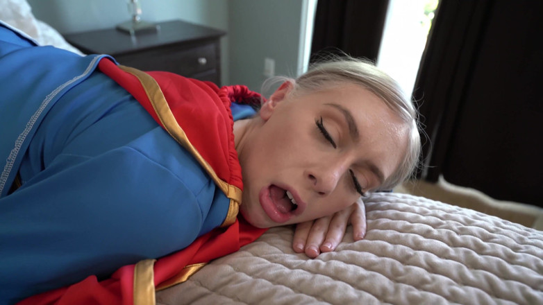 Conor Coxxx: Supergirl VS. Racun Ivy - godaan lesbian