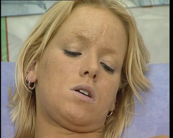 YOUR FIRST PORN: Dumme Schlampe Antonia - Stupid Bitch Antonia