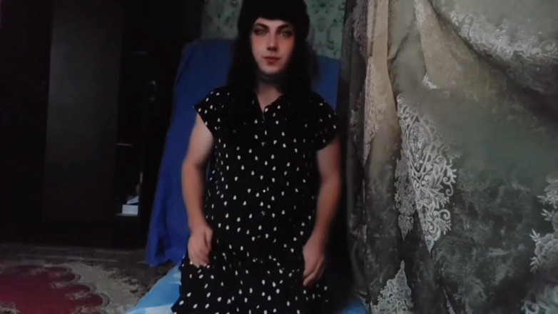 Kitty_Cross: Hot Crossdresser Moving Booty Slowly to Drive You Crazy
