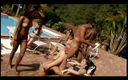 Double Penetrated: Grup de tipi și femei latino se fut lângă piscină