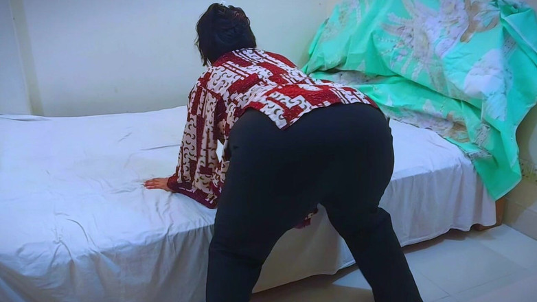 Your Boy's Cum: Hintli kolaj kız ailesi evde yokken erkek arkadaşıyla seks yapıyor -...