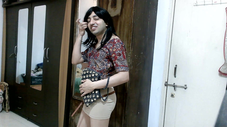 Cute & Nude Crossdresser: Si banci seksi crossdresser femboy Sweet Lollipop dicetak blouse dan...
