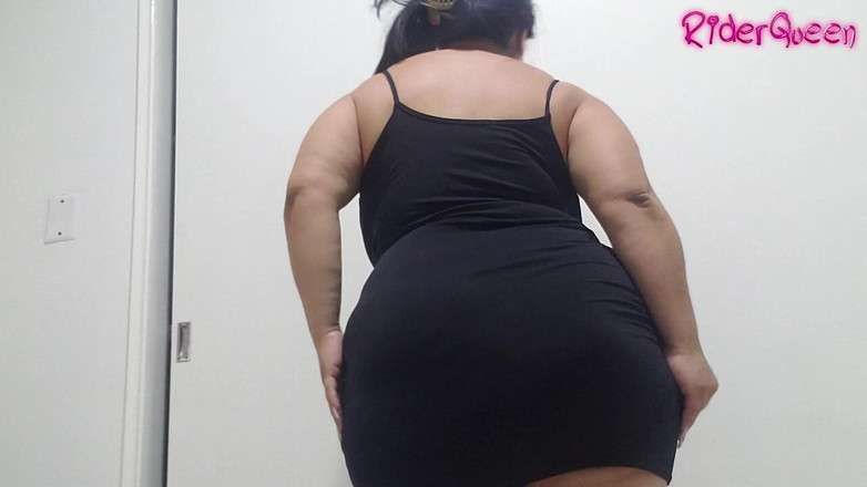 Riderqueen BBW Step Mom Latina Ebony: Ibu seksi mandi dan berpakaian dengan seluar jeans
