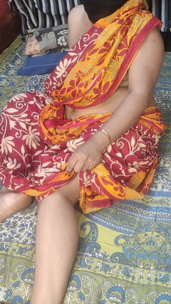 Indianbhabi2: Indická sexy bhabi Sruti má sex ve svém pokoji, tak...