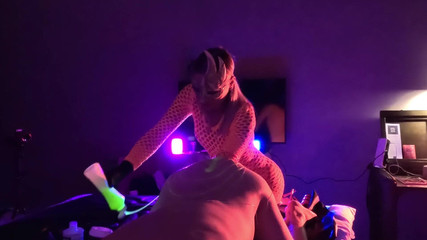 FISTINGQUEEN: Glow Fisting - Punto di vista di Fistdude