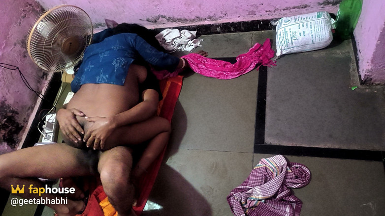 Amarjit2526: เย็ดตูดอย่างเร็วสําหรับแม่บ้านนอกใจ