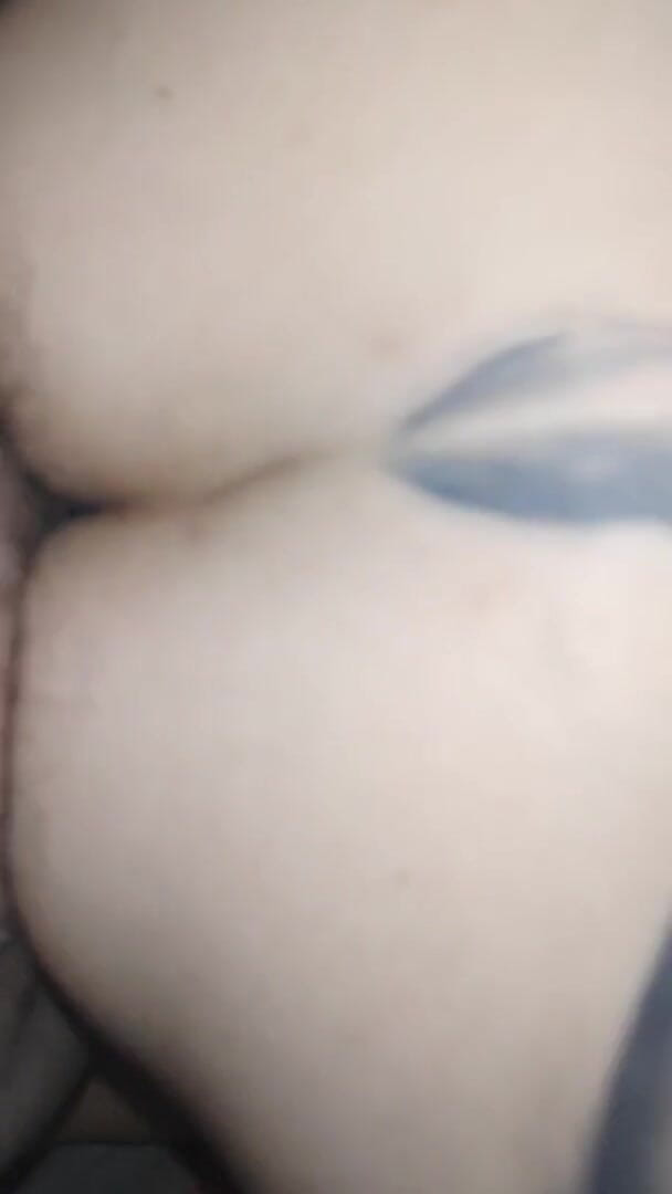 AmateurSex95: Aku menjerit dan muncrat banyak banget saat dia ngentot aku...