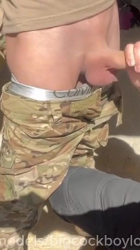 An Officer Caught a Soldier Jerking off and Fucked Deep in the Ass