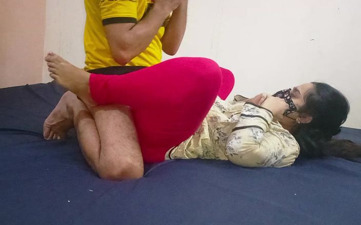 Sairaxsaim: 姐夫把他的阴茎放在他饥渴的嫂子的阴户里