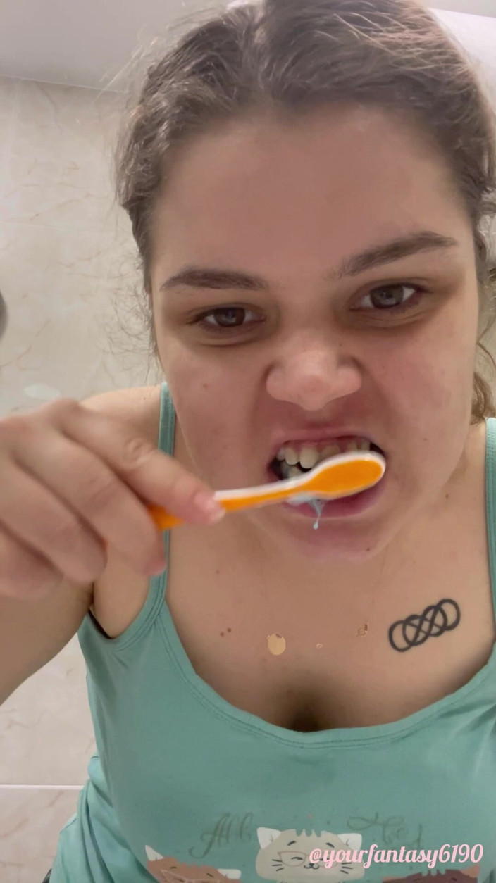 Your fantasy studio: Mi lavando i denti 2