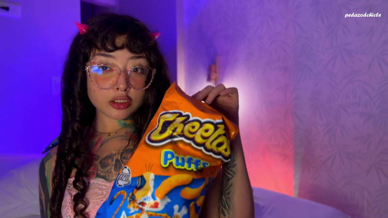 Pedazodchicle: Gantess pojďme vidět jeho žvýkané jídlo a burps