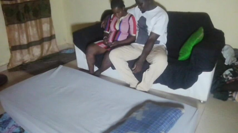 Pornsexlive: Una studentessa a casa del suo insegnante per imparare di...