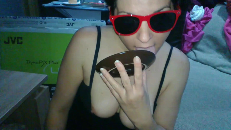 Toilet Mommy: Food Porn Fantasy. Mangiando Sborra