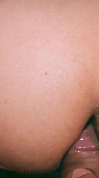 Sudut pandangan pertama creampie zakar besar Latino Camilo Brown berkongkek tanpa kondom tanpa kondom pantat besar tanpa nama Grindr Hookup Membiakkan