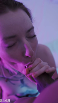 Marianna Mars POV sání ptáka během focení