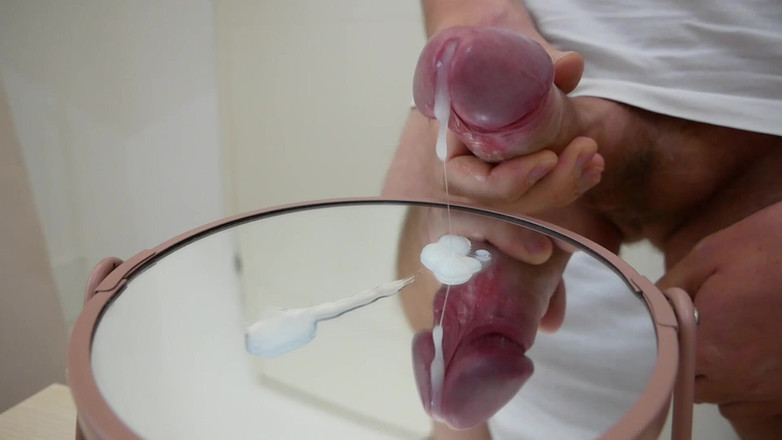 PeopleNeedCum: Я кончаю 30 раз на зеркало!