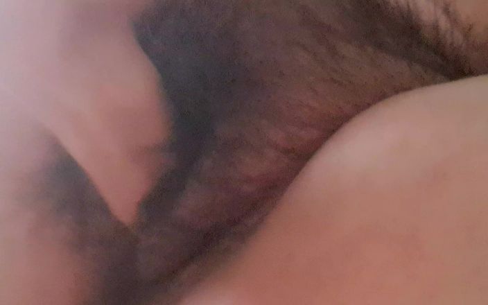 Mommy big hairy pussy: 熟女用最喜欢的玩具深蹲