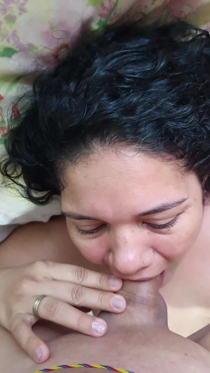 Valkyrieandluigy: Amateur Deepthroat Blowjob