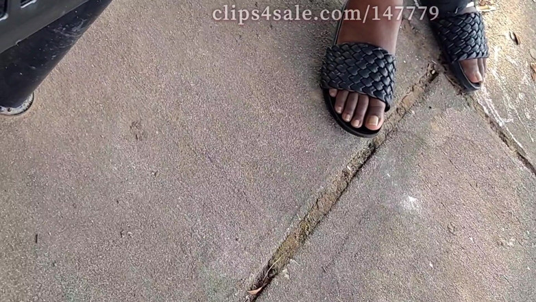 Foot Patrol: Fudge Panas Kaki Sedap Kaki Kiri Dibalut Di Perhentian Bas