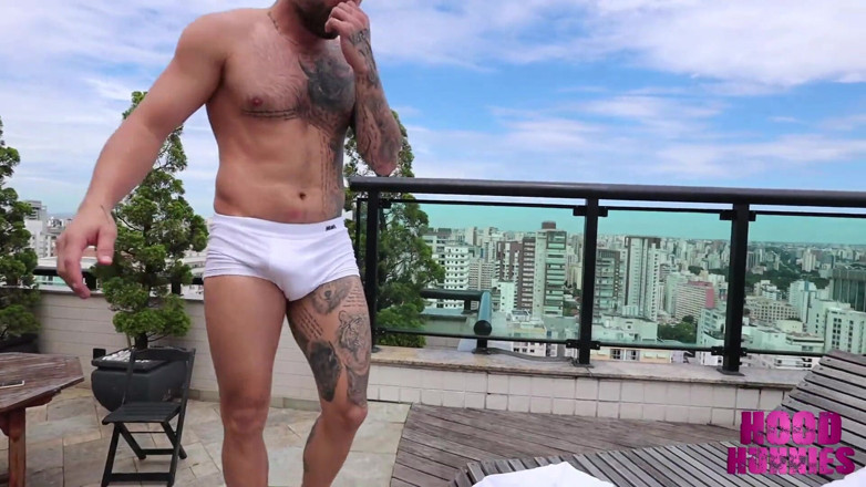 Hood Hunnies: La brasiliana minx ariella ferraz patrigno si scopa il culo...