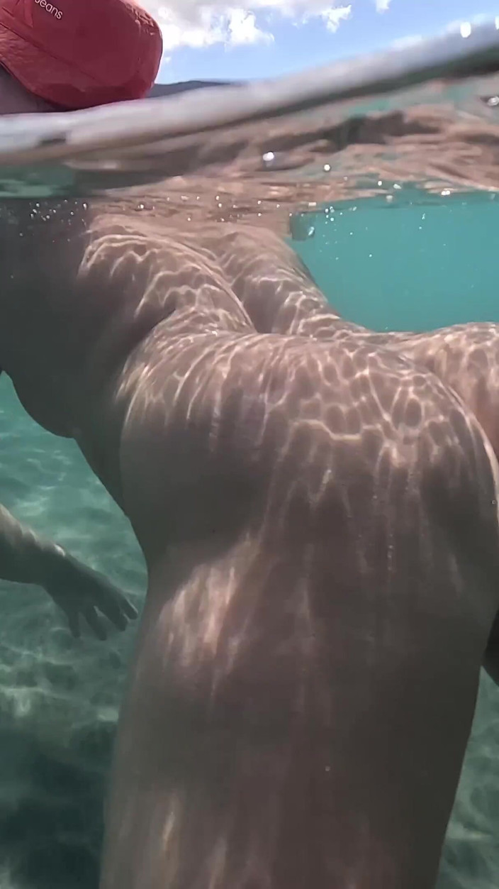 Emma Voyeur: Naked MILF Swimming with Anal Plug Underwater