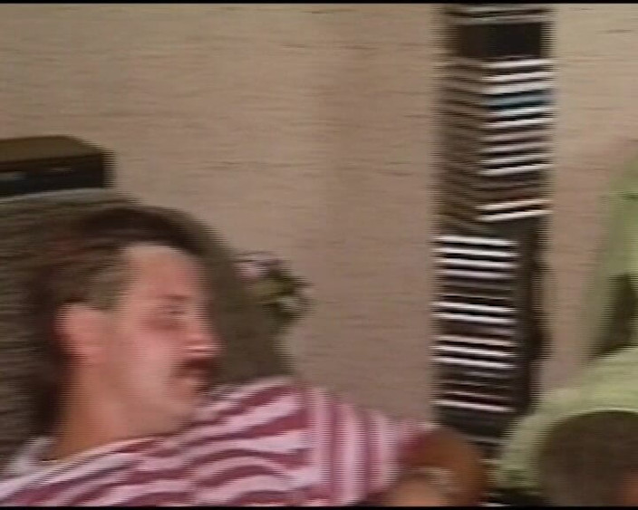 German Threesome: Bu Alman olgun bayanın amını parmaklatını izle