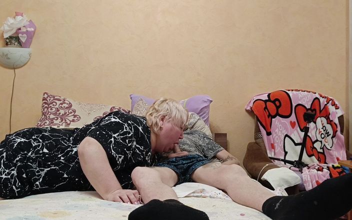 Zona901: Vecino chupa hasta la última gota de semen de polla