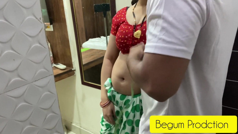 Rukshaar Begum: Indiancă bhabhi se fute cu croitor în magazinul său