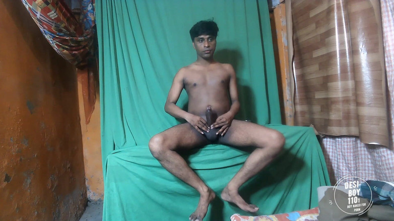 Desiboy110Ankit: Гаряча індійська сеча хлюпає зі скла