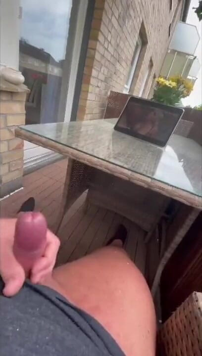 Hard tober SH: Sega sul balcone