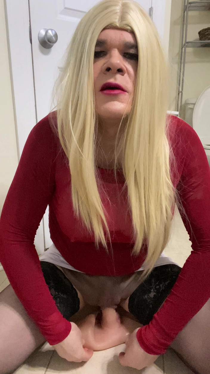 MadisonCD2025: Het echte deel 2 van sexy travestiet die een neppoesje en...