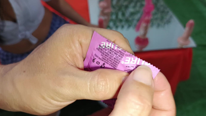 NEGRITA SEXY: Pelajaran Mengenai Cara Memakai Kondom Dengan Selamat Dan Cepat Dengan...