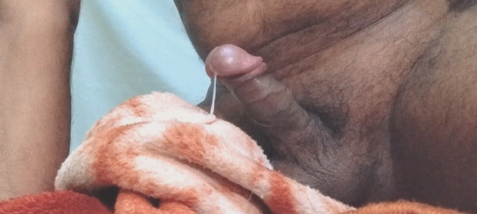 Andrews: Eiaculandosi in una Coperta